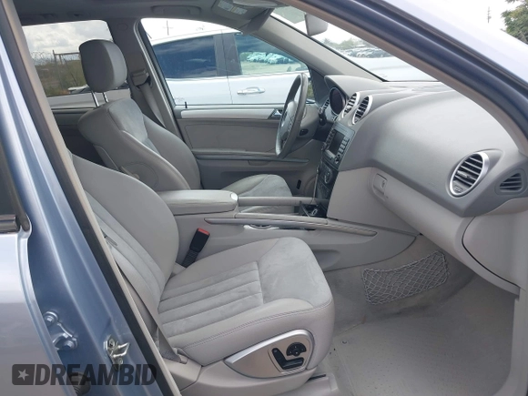 2008 Mercedes-Benz M 320 CDI z VIN 4JGBB22E68A302420, wystawiony jako IAAI lot #42402486 z przebiegiem 95 284 mil mil oraz . Historia ofert i sprzedaży dostępna na DreamBid. Obrazek 5.