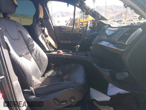 2016 Volvo XC90 T6 Momentum with VIN YV4A22PK7G1077256, listed as a IAAI auction lot 41104690 with 1 mi miles. Bid and sale history available at carsss.com. Image 5.