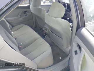 2007 Toyota Camry CE z VIN 4T1BE46K07U102536, wystawiony jako IAAI lot #41629462 z przebiegiem 149 768 mil mil oraz . Historia ofert i sprzedaży dostępna na DreamBid. Obrazek 8.