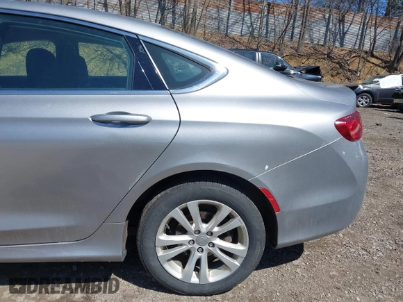 2015 Chrysler 200 Limited with VIN 1C3CCCAB7FN728548, listed as a IAAI auction lot 42069446 with 154,802 mi miles. Bid and sale history available at carsss.com. Image 14.