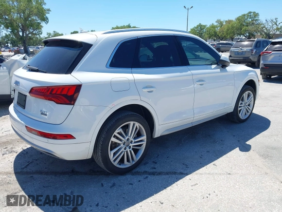 2018 Audi Q5 Premium Plus with VIN WA1BNAFYXJ2097883, listed as a IAAI auction lot 41890804 with 44,220 mi miles. Bid and sale history available at carsss.com. Image 4.