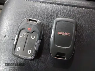 2018 GMC Acadia SLT z VIN 1GKKNULS6JZ214930, wystawiony jako IAAI lot #41850678 z przebiegiem 110 447 mil mil oraz . Historia ofert i sprzedaży dostępna na DreamBid. Obrazek 11.