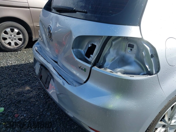 2013 Volkswagen Golf TDI z VIN WVWDM7AJ5DW083014, wystawiony jako IAAI lot #41923434 z przebiegiem 180 288 mil mil oraz . Historia ofert i sprzedaży dostępna na DreamBid. Obrazek 6.
