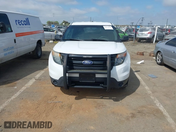 2013 Ford Utility Police Interceptor with VIN 1FM5K8AR1DGC63408, listed as a IAAI auction lot 42075944 with 155,382 mi miles. Bid and sale history available at carsss.com. Image 12.