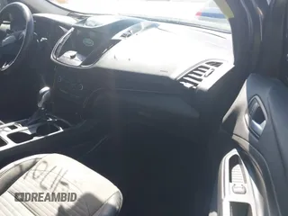 2019 Ford Escape SE with VIN 1FMCU0GD3KUB57331, listed as a IAAI auction lot 41701265 with 101,803 mi miles. Bid and sale history available at carsss.com. Image 5.
