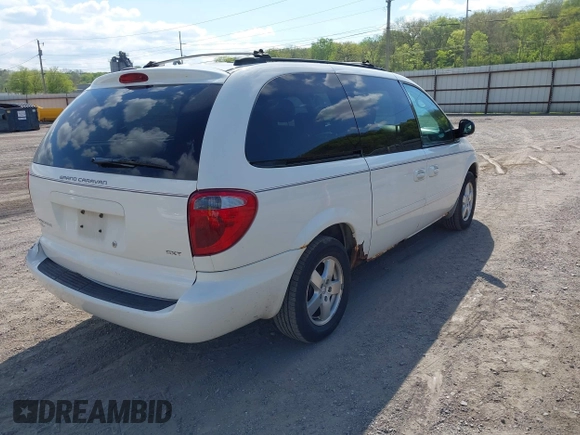 2005 Dodge Caravan SXT with VIN 2D4GP44L25R374602, listed as a IAAI auction lot 42180592 with 150,730 mi miles and . Bid and sale history available at carsss.com. Image 4.