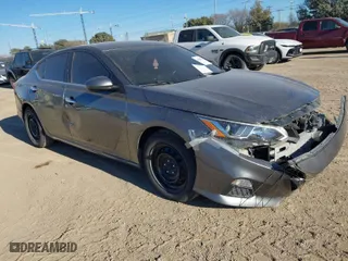 2020 Nissan Altima 2.5 S with VIN 1N4BL4BV0LC226578, listed as a IAAI auction lot 41409368 with 124,042 mi miles. Bid and sale history available at carsss.com. Image 1.