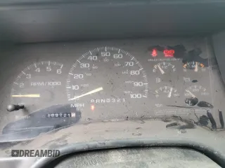 1997 GMC Suburban z VIN 1GKFK16R3VJ761305, wystawiony jako Copart lot #85785574 z przebiegiem 269 721 mil mil oraz Szkoda całkowita • Salvage title. Historia ofert i sprzedaży dostępna na DreamBid. Obrazek 9.