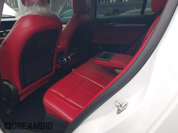 2018 Alfa Romeo Stelvio Sport z VIN ZASFAKPN8J7B82406, wystawiony jako IAAI lot #41822000 z przebiegiem 71 838 mil mil oraz . Historia ofert i sprzedaży dostępna na DreamBid. Obrazek 8.