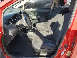 2011 Nissan Versa S z VIN 3N1BC1CP0BL420221, wystawiony jako Copart lot #52742945 z przebiegiem Nie podano mil oraz Szkoda całkowita • Salvage title. Historia ofert i sprzedaży dostępna na DreamBid. Obrazek 7.