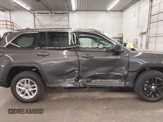 2025 Jeep Grand Cherokee Altitude X with VIN 1C4RJHAG5SC278876, listed as a IAAI auction lot 42261321 with 819 mi miles and . Bid and sale history available at DreamBid. Image 14.