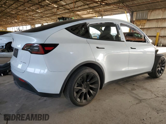 2024 Tesla Model Y Long Range z VIN 7SAYGDEE7RA217991, wystawiony jako Copart lot #50885695 z przebiegiem Nie podano mil oraz Szkoda całkowita • Salvage title. Historia ofert i sprzedaży dostępna na DreamBid. Obrazek 3.