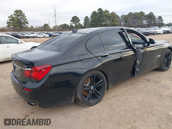 2015 BMW 7 Series 740i с VIN WBAYA6C58FD826880, выставлен на аукционе IAAI как лот 41360429 с пробегом 125 130 миль миль и . История ставок и продаж доступна на DreamBid. Изображение 4.
