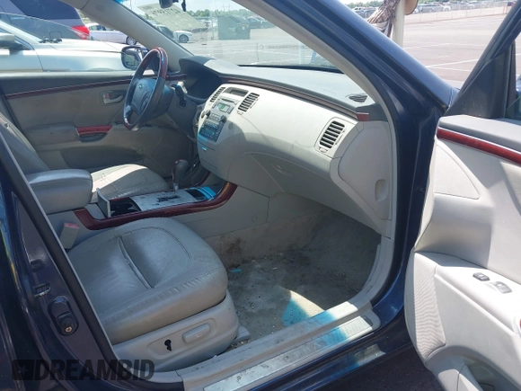 2006 Hyundai Azera SE with VIN KMHFC46F26A046738, listed as a IAAI auction lot 42715976 with 270,959 mi miles and . Bid and sale history available at DreamBid. Image 5.