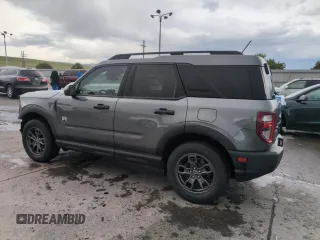 2022 Ford Bronco Sport Big Bend z VIN 3FMCR9B62NRD20724, wystawiony jako Copart lot #54873575 z przebiegiem 57 678 mil mil oraz Szkoda całkowita • Salvage title. Historia ofert i sprzedaży dostępna na DreamBid. Obrazek 2.