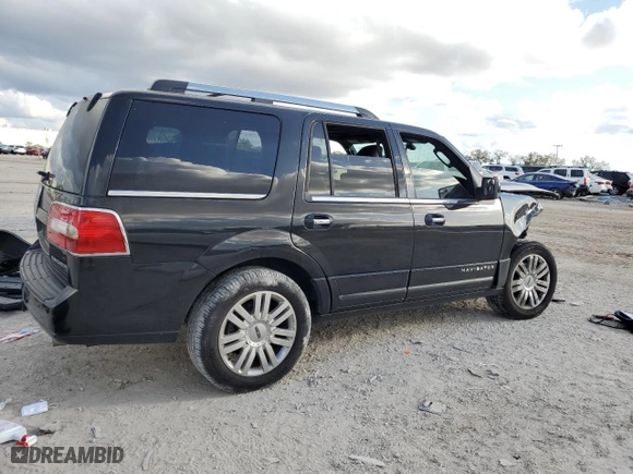 2014 Lincoln Navigator with VIN 5LMJJ2J51EEL07963, listed as a Copart auction lot 45860585 with 239,372 mi miles and Non Repairable. Bid and sale history available at carsss.com. Image 3.