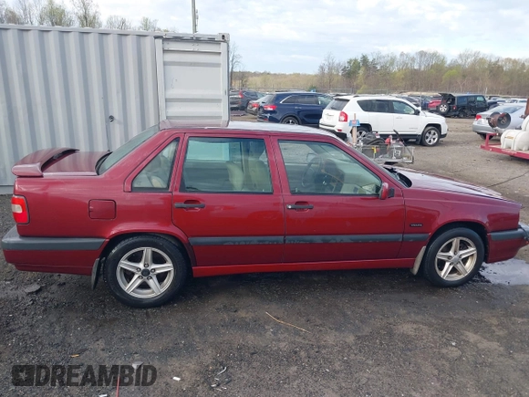 1997 Volvo 850 GT с VIN YV1LS5553V1400395, выставлен на аукционе IAAI как лот 41887637 с пробегом 88 192 миль миль и . История ставок и продаж доступна на DreamBid. Изображение 13.