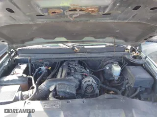 2008 GMC Sierra 1500 Work Truck with VIN 2GTEK13M281154777, listed as a IAAI auction lot 41672542 with 200,212 mi miles. Bid and sale history available at carsss.com. Image 10.