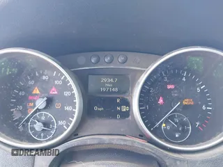 2008 Mercedes-Benz M 350 z VIN 4JGBB86E78A358475, wystawiony jako IAAI lot #42398221 z przebiegiem 197 148 mil mil oraz . Historia ofert i sprzedaży dostępna na DreamBid. Obrazek 7.