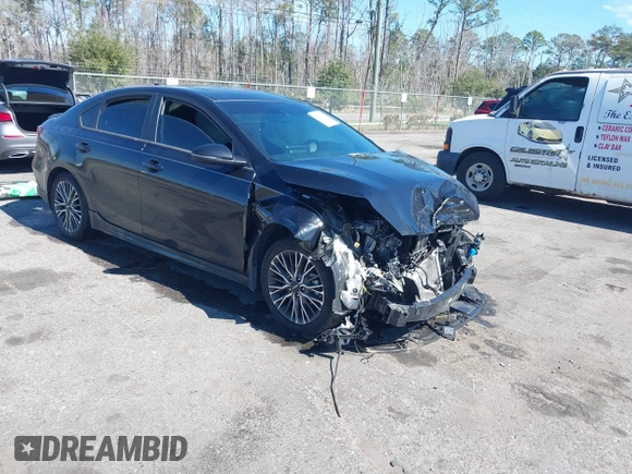 2023 Kia Forte GT-Line with VIN 3KPF54AD6PE589500, listed as a IAAI auction lot 41604455 with 31,444 mi miles. Bid and sale history available at carsss.com. Image 1.