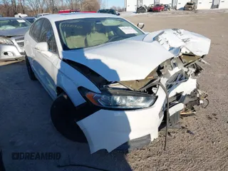 2013 Ford Fusion SE with VIN 3FA6P0H78DR132457, listed as a IAAI auction lot 41381922 with 165,721 mi miles. Bid and sale history available at carsss.com. Image 1.
