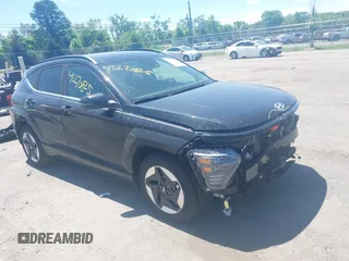 2024 Hyundai Kona Limited z VIN KM8HE3A68RU010317, wystawiony jako IAAI lot #42270825 z przebiegiem 5 702 mil mil oraz . Historia ofert i sprzedaży dostępna na DreamBid. Obrazek 1.