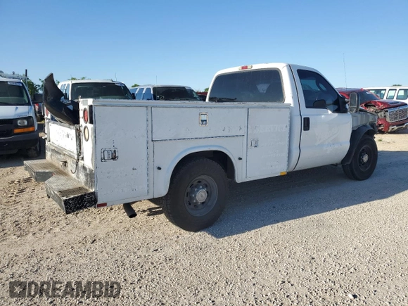 2004 Ford F-250 with VIN 1FDNF20L04ED58147, listed as a Copart auction lot 51791385 with 374,472 mi miles and Salvage title. Bid and sale history available at DreamBid. Image 3.