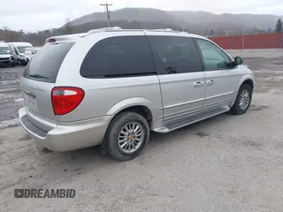2002 Chrysler Town & Country Limited with VIN 2C8GP64L32R797370, listed as a IAAI auction lot 41715682 with 92,811 mi miles. Bid and sale history available at carsss.com. Image 4.