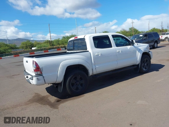 2014 Toyota Tacoma PreRunner z VIN 3TMJU4GN8EM160522, wystawiony jako IAAI lot #42207788 z przebiegiem 103 361 mil mil oraz . Historia ofert i sprzedaży dostępna na DreamBid. Obrazek 4.