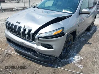2016 Jeep Cherokee Latitude with VIN 1C4PJLCB3GW176901, listed as a IAAI auction lot 42019983 with 141,104 mi miles and . Bid and sale history available at DreamBid. Image 6.