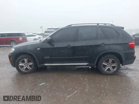2013 BMW X5 xDrive35i z VIN 5UXZV4C53D0B23239, wystawiony jako IAAI lot #42200152 z przebiegiem 173 463 mil mil oraz . Historia ofert i sprzedaży dostępna na DreamBid. Obrazek 14.