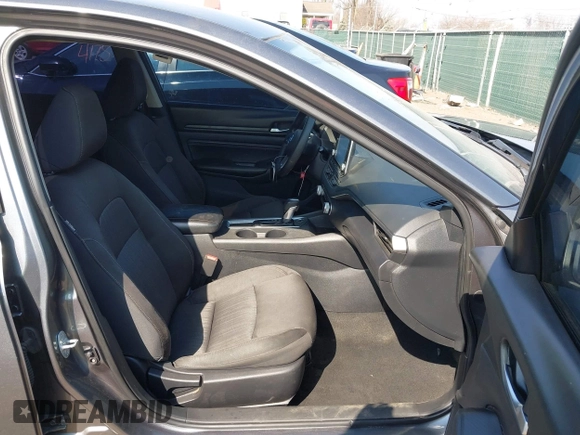 2020 Nissan Altima S z VIN 1N4BL4BVXLC124902, wystawiony jako IAAI lot #41766491 z przebiegiem 172 562 mil mil oraz . Historia ofert i sprzedaży dostępna na DreamBid. Obrazek 5.