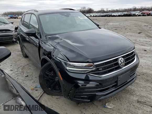 2022 Volkswagen Tiguan SE R-Line Black with VIN 3VV8B7AX0NM155204, listed as a Copart auction lot 44393685 with 21,812 mi miles and Salvage Title. Bid and sale history available at DreamBid. Image 4.