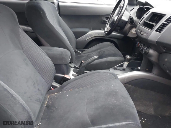 2007 Mitsubishi Outlander ES with VIN JA4MS31X37U015596, listed as a IAAI auction lot 41439500 with 288,701 mi miles. Bid and sale history available at carsss.com. Image 5.