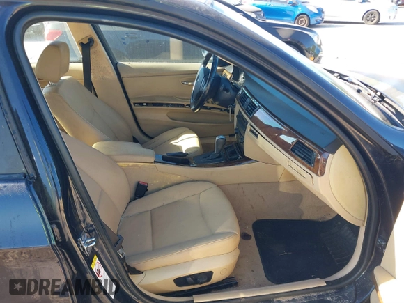 2006 BMW 3 Series 325i with VIN WBAVB13526PT00892, listed as a IAAI auction lot 41652474 with 189,334 mi miles. Bid and sale history available at carsss.com. Image 5.