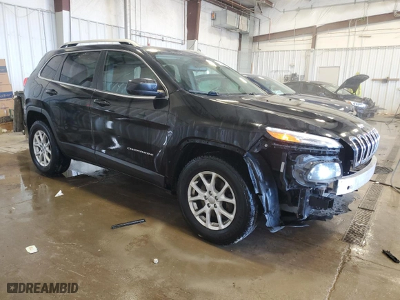 2017 Jeep Cherokee Latitude with VIN 1C4PJMCBXHD230259, listed as a Copart auction lot 50225245 with 187,160 mi miles and Non Repairable. Bid and sale history available at carsss.com. Image 4.
