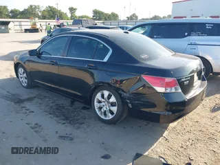 2010 Honda Accord EX-L z VIN 1HGCP2F88AA135077, wystawiony jako IAAI lot #42245100 z przebiegiem 149 394 mil mil oraz . Historia ofert i sprzedaży dostępna na DreamBid. Obrazek 3.