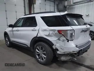 2022 Ford Explorer XLT with VIN 1FMSK8DH2NGA29432, listed as a IAAI auction lot 41614290 with 23,918 mi miles. Bid and sale history available at carsss.com. Image 3.