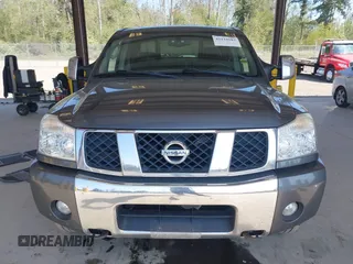 2005 Nissan Titan LE с VIN 1N6AA07B75N553857, выставлен на аукционе IAAI как лот 42110183 с пробегом 166 064 миль миль и . История ставок и продаж доступна на DreamBid. Изображение 12.