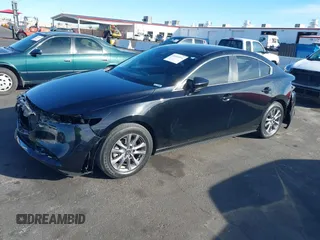 2021 Mazda 3 S z VIN JM1BPAAL8M1321402, wystawiony jako IAAI lot #41693911 z przebiegiem 35 144 mil mil oraz . Historia ofert i sprzedaży dostępna na DreamBid. Obrazek 21.