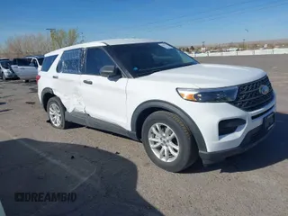 2021 Ford Explorer with VIN 1FMSK8BH8MGB54727, listed as a IAAI auction lot 41844112 with 32,683 mi miles. Bid and sale history available at carsss.com. Image 1.