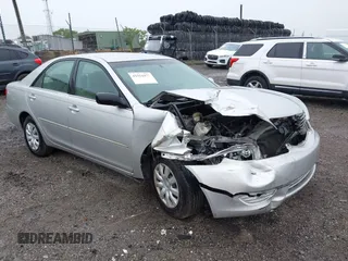 2005 Toyota Camry STD z VIN 4T1BE32K45U562005, wystawiony jako IAAI lot #42354477 z przebiegiem 205 193 mil mil oraz . Historia ofert i sprzedaży dostępna na DreamBid. Obrazek 1.