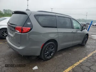 2020 Chrysler Pacifica Launch Edition with VIN 2C4RC3BG5LR274055, listed as a Copart auction lot 59786895 with 30,475 mi miles and Salvage title. Bid and sale history available at DreamBid. Image 3.