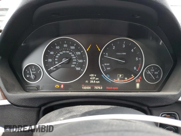 2014 BMW 3 Series 328d xDrive with VIN WBA3K5C50EKT33075, listed as a Copart auction lot 83394284 with 132,434 mi miles and Clean title. Bid and sale history available at DreamBid. Image 9.