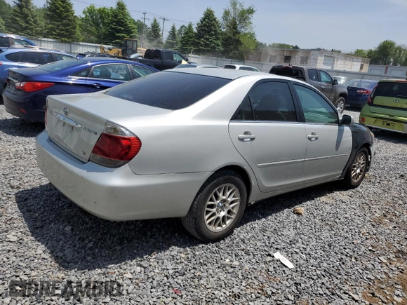 2006 Toyota Camry LE z VIN 4T1BF30K16U630147, wystawiony jako Copart lot #59696815 z przebiegiem 168 727 mil mil oraz Czysty tytuł • Clean title. Historia ofert i sprzedaży dostępna na DreamBid. Obrazek 3.