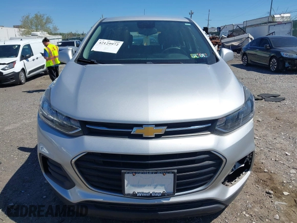 2018 Chevrolet Trax LS with VIN 3GNCJKSB1JL420107, listed as a IAAI auction lot 42129972 with 595,541 mi miles. Bid and sale history available at carsss.com. Image 11.