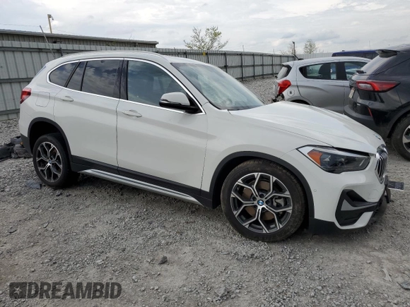 2021 BMW X1 xDrive28i z VIN WBXJG9C02M5S69998, wystawiony jako Copart lot #54782065 z przebiegiem 48 211 mil mil oraz Szkoda całkowita • Salvage title. Historia ofert i sprzedaży dostępna na DreamBid. Obrazek 4.