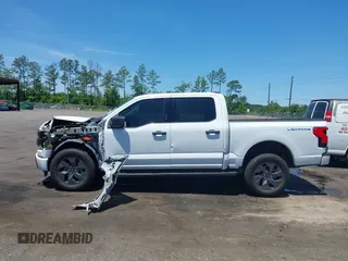 2024 Ford F-150 Lightning XLT с VIN 1FTVW3LK6RWG26665, выставлен на аукционе IAAI как лот 42337628 с пробегом 2 936 миль миль и . История ставок и продаж доступна на DreamBid. Изображение 14.