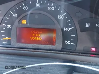 2002 Mercedes-Benz C 230/260/280/320 z VIN WDBRF61J12F141044, wystawiony jako IAAI lot #41424841 z przebiegiem 304 862 mil mil oraz . Historia ofert i sprzedaży dostępna na DreamBid. Obrazek 7.