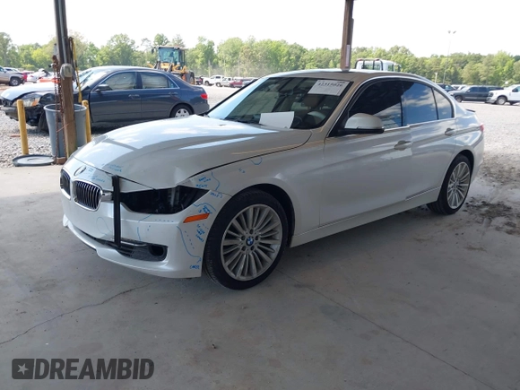 2013 BMW 3 Series 328i с VIN WBA3A5G58DNP19818, выставлен на аукционе IAAI как лот 42315026 с пробегом 133 510 миль миль и . История ставок и продаж доступна на DreamBid. Изображение 2.